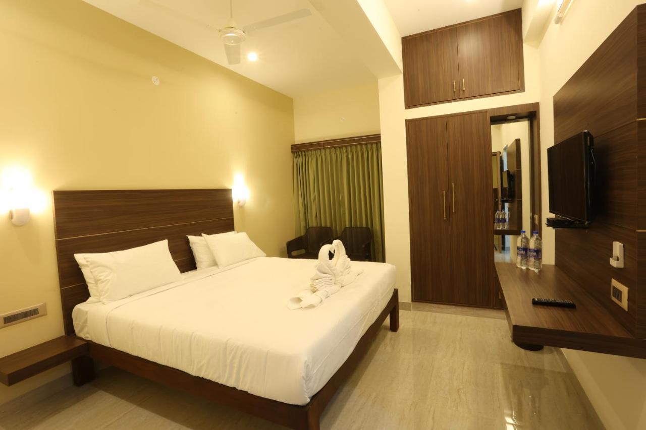 Minas Manor Otel Tiruchirappalli Dış mekan fotoğraf