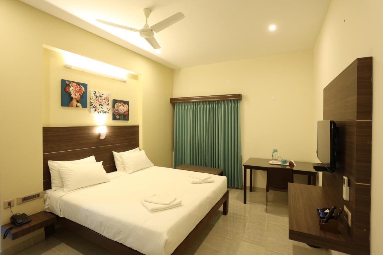 Minas Manor Otel Tiruchirappalli Dış mekan fotoğraf