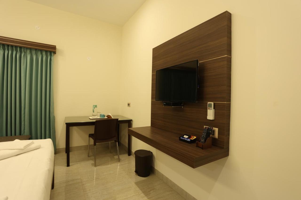 Minas Manor Otel Tiruchirappalli Dış mekan fotoğraf