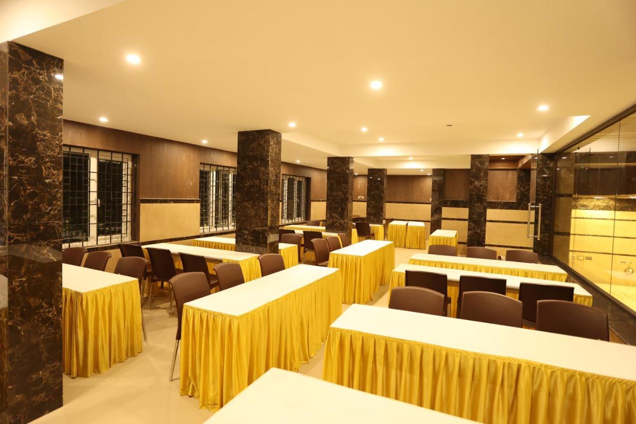Minas Manor Otel Tiruchirappalli Dış mekan fotoğraf