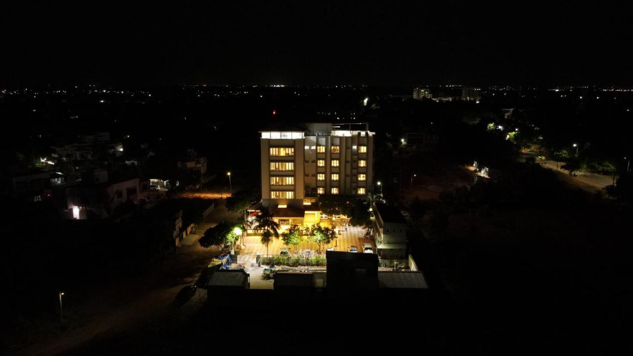 Minas Manor Otel Tiruchirappalli Dış mekan fotoğraf