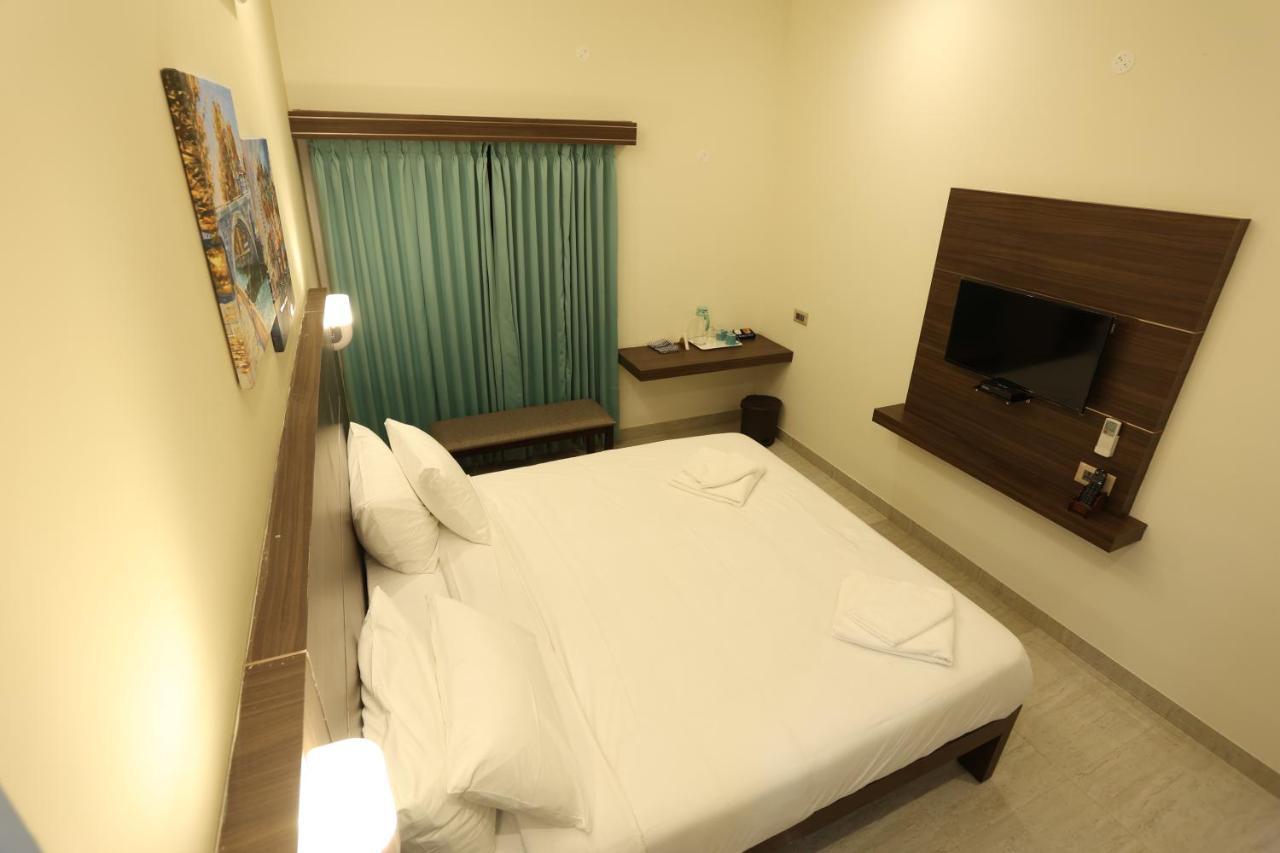 Minas Manor Otel Tiruchirappalli Dış mekan fotoğraf