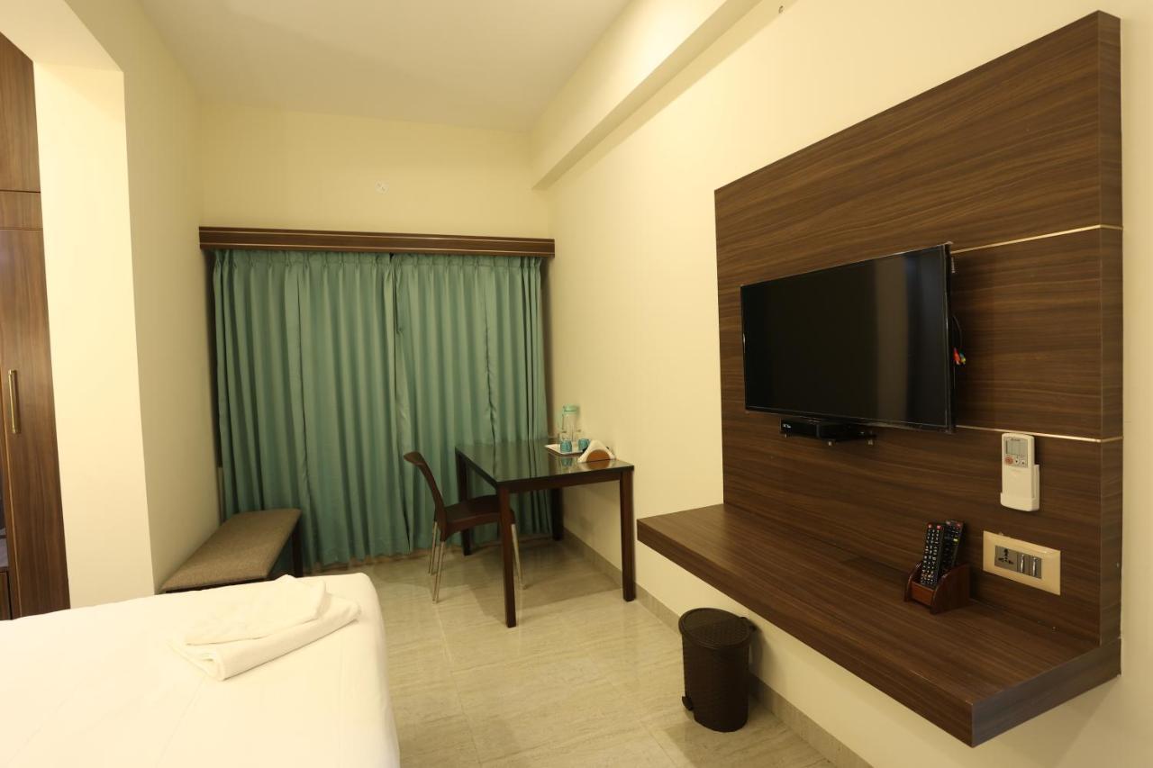 Minas Manor Otel Tiruchirappalli Dış mekan fotoğraf